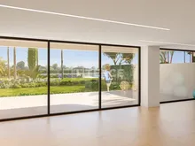 西班牙托雷莫利诺斯精英海滨公寓