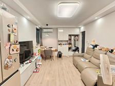 地.铁口现房 装修花了25万以上 带地暖 老业主委托 诚心出