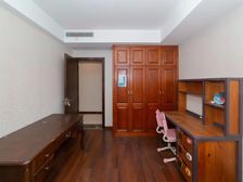 世茂香槟湖(东区) 房龄新 精装可拎包入住 双卫生间