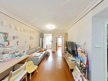 2号线世纪公园站100米,商品房小区,一梯两户设计,南北通全