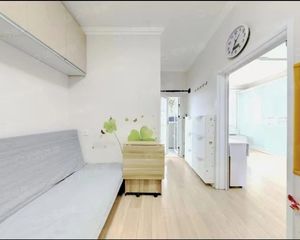 西城月坛南向精装一居 满二顶层户型方正