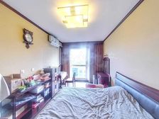 恋日花都4室2厅 精装