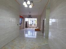 新秀公园地铁口 近江边 3.5米层高 大平层4房 一楼带花园