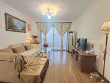 小区中心位置,不靠近马路,房型正气,得房率高