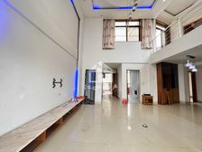 玖誉城旁 电梯楼中楼带露台 送2个车位 156平4居 急售