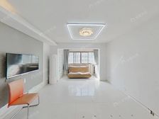 普陀区,新上13楼,电梯双南大两房,靠大门口位置,看房有钥匙