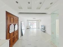 光线无遮挡,看房方便,超大花园