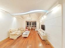 沿河景观,户型方正,采光视野好,诚意出售,带大露台带阁楼