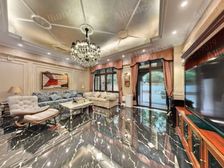 龙湖江与城原山联排别墅精装5室 地下室半采光,前后花园80平