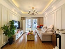 融创凡尔赛 法式极简保持95新 装修很好 楼层很好 性价比高