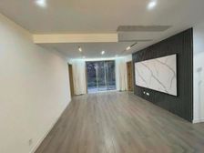 市区独栋别墅!送400平大花园!自带私家游泳池!位置不靠马路