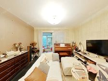 带花园,位置安静,实用面积两百多平,诚意出售看中可谈