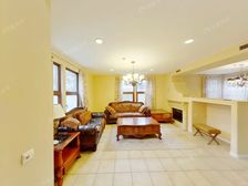 纳帕溪谷 经典小户型 纯地上两层 房子保持的很好, 直接入住