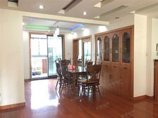 客厅带阳台,小区中心位置,刚需好房,繁华地段