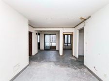 纯毛坯便捷装修 出门地铁口通勤无忧 南北直通电梯高区