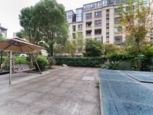 新出路劲城 洋房底层复试 精装修 带大花园 随时看房