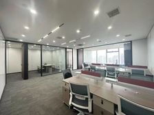 地铁口华润!电梯口4加1格局带家具邻中交 万达 勒泰 乐汇城