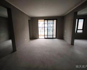 此房为次新小区,环境好,南北通,采光好,适合刚需