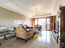 4室2厅荣尊堡国际公寓