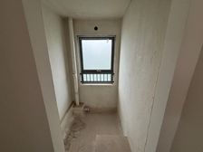 照母山香港置地壹号半岛四房496万
