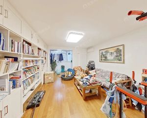 全明格局,精装修,三室两厅两卫,两梯六户,北京银行家属楼!