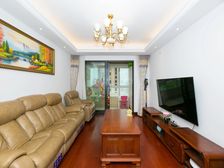 品质花园洋房,楼层位置好,有车位诚心卖,看中金请咨询文琪专业