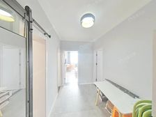 世纪大道!凤凰楼层!电梯高区!小区花园位置!看房微聊小赵!