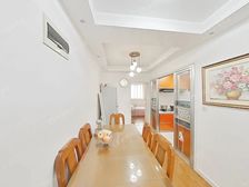 精装修!近低铁!一梯两户!小区花园位置!看房方便!