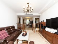 蓝色港湾,新上飞机户型三房,送30平大花园,位置安静,拎包入