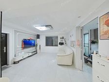 新上一楼带院子 精装修自住 看房方便 采光好