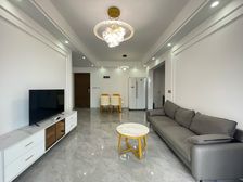 盘龙轻轨小高层,全新装修,拎包入住