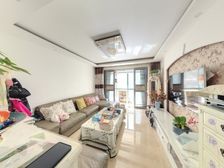 枫桦景苑一楼带20平大花园,户型方正,位置好采光佳,欢迎品鉴