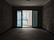 大渡口区 荣安林语春风A区 三房 92万