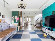 灵动复式三房,生活大有天地,私享露台纳藏美好时光,欢迎品鉴。