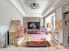 独栋别墅,大花园,装修好,位置好,诚心出售,欢迎实地看房 。