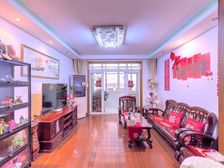 一年一套电梯顶复5房 ,双轨交 ,步行街配套好,欢迎实地看房