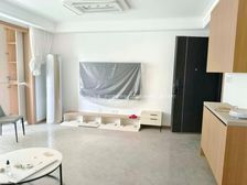 精装修!刚需婚房必看!小高层,拎包入住,临近地铁,出门是公园