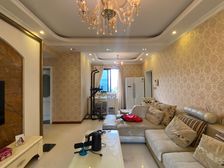 捡漏 大石坝 精装三房 带入户院管 稀有户型