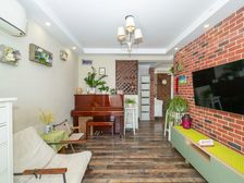 梅川步行街旁,双南一北,东边套全明,视野好采光好