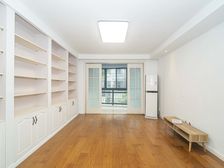 急售房龄新环境优美户型方正南北通透价格可以谈带车位近地铁