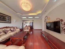 东湖花园二期电梯房,中间楼层,全亮间采光佳!