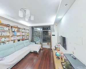 绿地新出双南两房,位置好楼层棒,看房家里随时方便