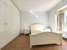 翡翠园一期 电梯二楼 精装修拎包入住