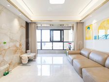 居家金装近四十万,东端头大四房,视野宽阔,装修基本未入住