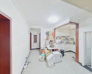 正规三居,中间层,东西向挂南窗,满五