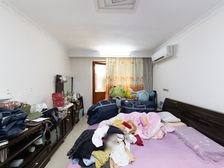 莲花公寓(普陀) 花园两房,可改三房,使用率高,看房方便