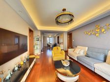 房东诚心出售,自住保养好,随时看房