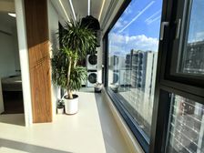 此房位置好,楼层好,房东诚心出售,家装拎包入住