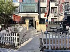 使用面积300平带地下香槟蓝郡南北通透四居 豪华装修满五住宅