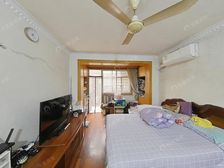 新上一楼 双南边套全明两房 双天井 采光不错